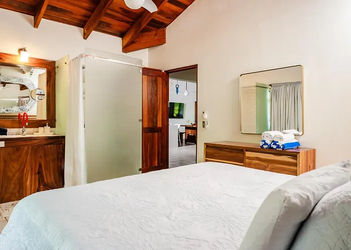 Casa Sueca - At The