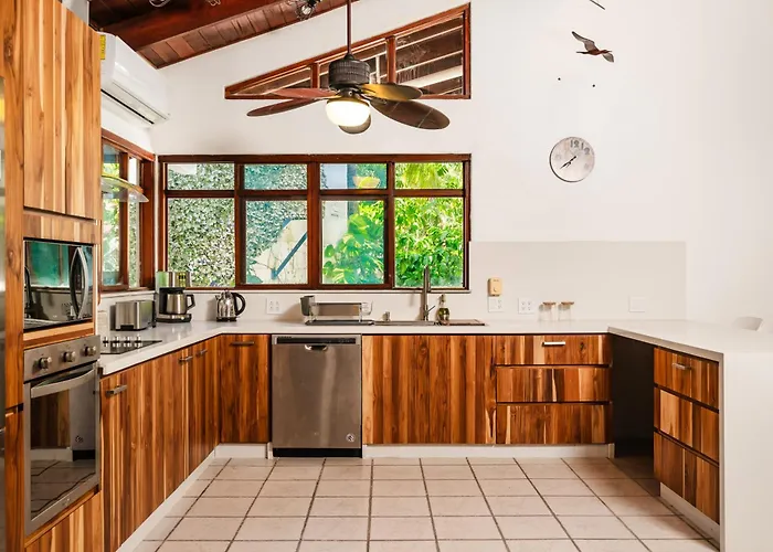 Casa Sueca - At The Tamarindo