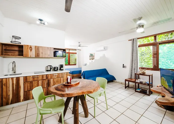 Casa Sueca - At The 3*