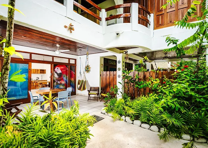 Casa Sueca - At The Tamarindo